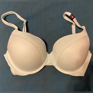 Victoria’s Secret Light Mint Blue/Green Bra with Lace and Sparkle